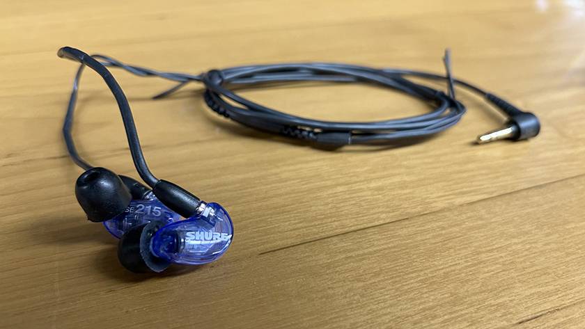 SHURE SE215SPE-A  イヤモニ　イヤホン