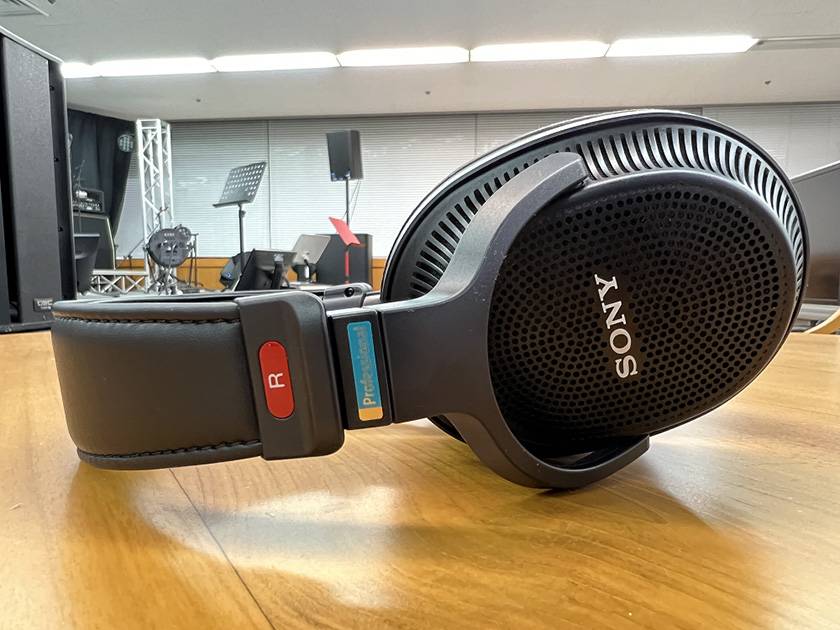 新製品レビュー】SONY初 背面開放型モニターヘッドホン「MDR-MV1」登場