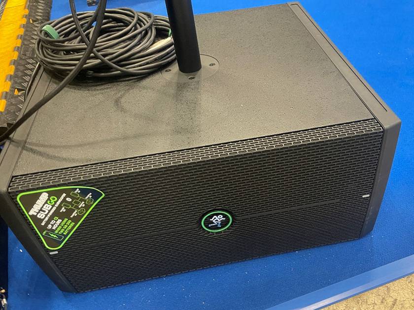 MACKIE ( マッキー ) / ThumpSub GO　バッテリー駆動パワードサブウーファー