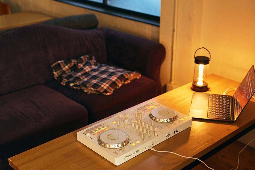 Pioneer DJ ( パイオニア ) / DDJ-FLX4-W rekordbox&Serato DJ対応2chPCDJコントローラー