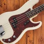 A special pickguard for the bass that excites your heart !