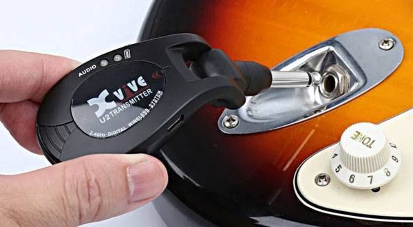 [First Experience with Guitar Wireless] A Music Programmer Tries Xvive XV-U2!