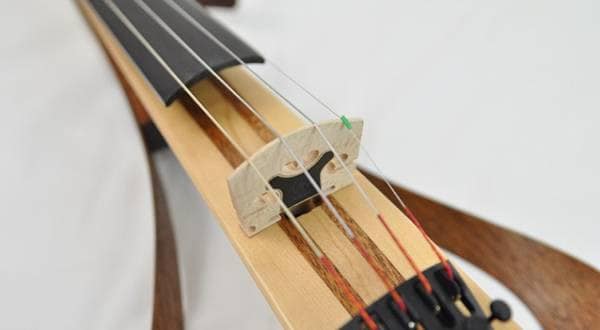 Sure to Look Great on Live Stage! Yamaha Electric Violin YEV104 Review