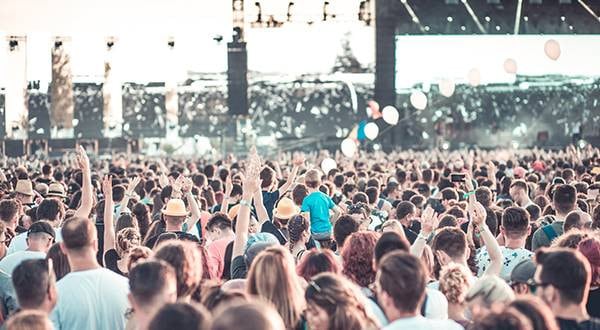 真夏の都市型フェス　心構えと持ち物リスト