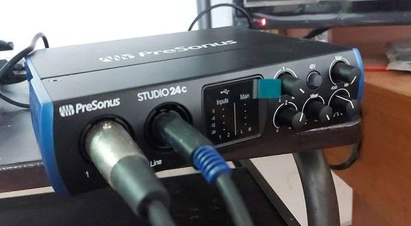 A Talk on Recommended Audio Interfaces - Not Amps! - for Beginner Guitar Players