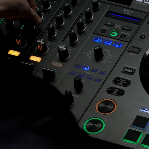 AlphaTheta ( アルファシータ ) XDJ-AZ - オールインワンDJシステム