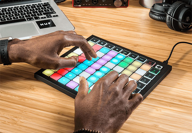 NOVATION ノベーション Launchpad X MIDIパッド 送料無料 サウンドハウス