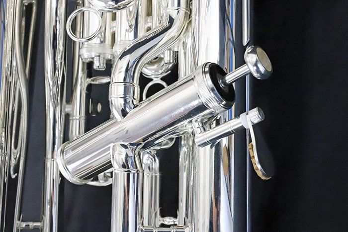 4ピストン・サイドアクション