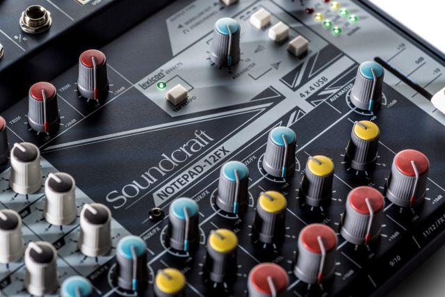 高音質】【おすすめ】Soundcraft Notepad-12FX アナログミキサー