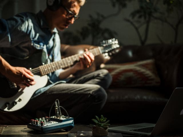 高音質】【おすすめ】Soundcraft Notepad-5 アナログミキサー ライブ