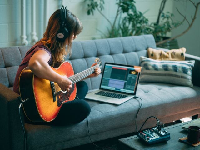 ホビー・楽器・アート SHL3196 高音質】【おすすめ】Soundcraft Notepad-5 アナログミキサー ライブ