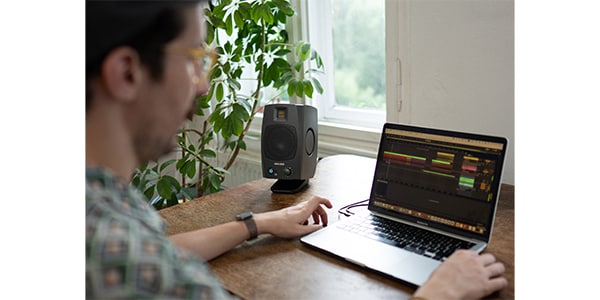 ADAM AUDIO / D3V White画像11