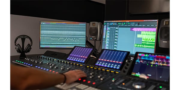 ADAM AUDIO / D3V White画像8
