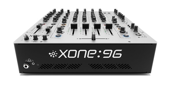 美品ALLEN\u0026HEATH XONE 96 アナログミキサー　デッキセーバー付き