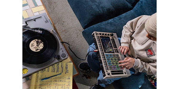 AKAI ( アカイ )  / MPC Live III Retro画像11