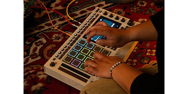 AKAI ( アカイ )  / MPC Live III Retro画像8