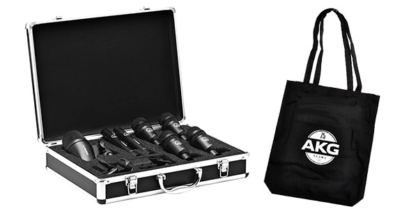 AKG / DSTSET