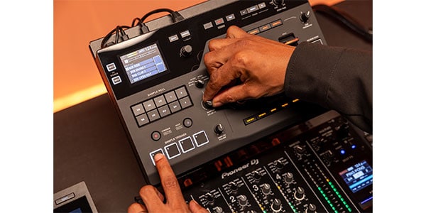 AlphaTheta / RMX-IGNITE DJ用エフェクタ―＆サンプラー画像10