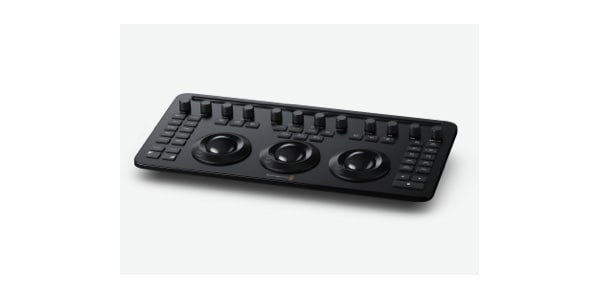 Blackmagic Design / DV/RES/AAAPNLMIC/JA