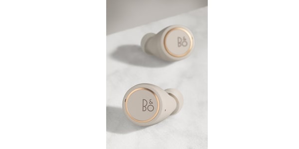 Bang&Olufsen / Beoplay E8 3rd Gen ゴールド 完全ワイヤレスイヤホン画像3