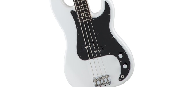 FENDER ( フェンダー ) Made in Japan Traditional '70s