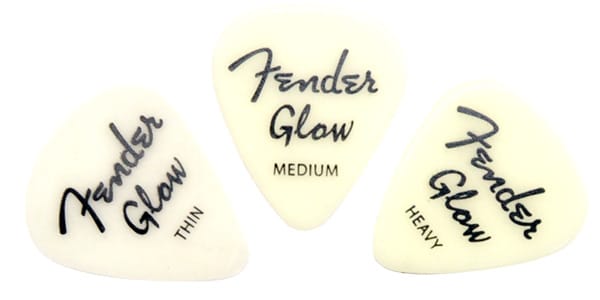 Fender 351 Shape ギターピックレビュー：Glow In The Dark 暗闇で輝くティアドロップ型 / TOP