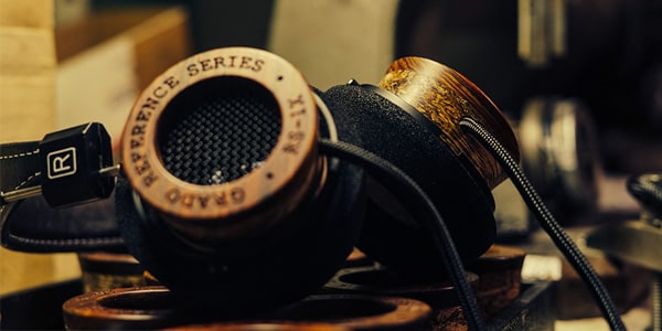 低価格安 GRADO RS1x オープン型 ヘッドホ ン ウッドハウジング e