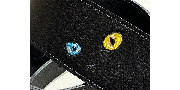 Grande uomo / 黒ねこ刺繍/オッドアイ（穴6mm,M）