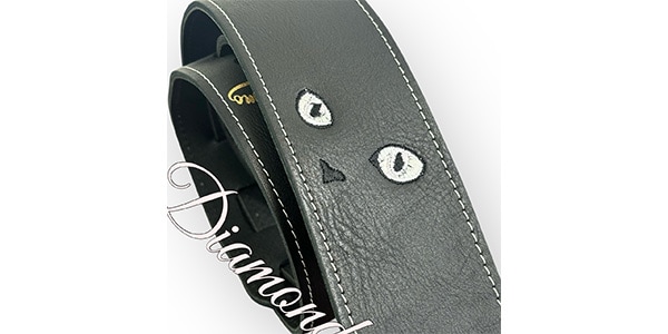 Grande uomo / 黒ねこ刺繍/ダイヤモンド（穴6mm,M）