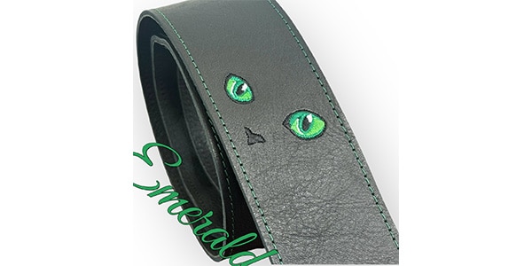 Grande uomo / 黒ねこ刺繍/エメラルド（穴10mm,M）