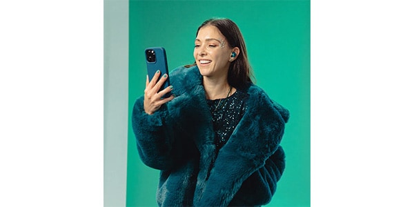 JLAB / Go Pop ANC True Wireless Earbuds Clear Teal Green画像4
