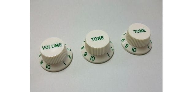 MONTREUX/Strat 1V2T Aged White knob set Classical spec. [8559]