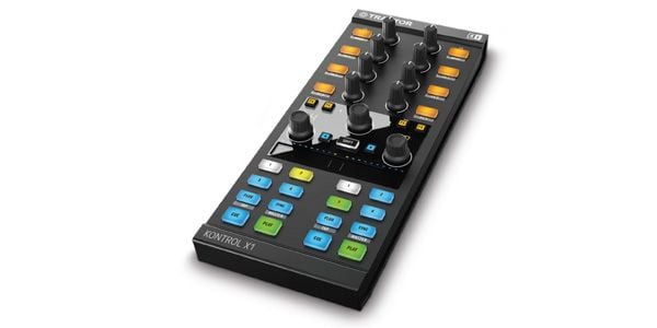 NATIVE INSTRUMENTS TRAKTOR KONTROL X1