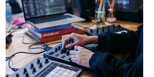 NOVATION ( ノベーション )  / LaunchControl XL 3 MIDIコントローラー画像10