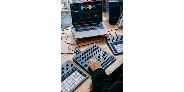 NOVATION ( ノベーション )  / LaunchControl XL 3 MIDIコントローラー画像8