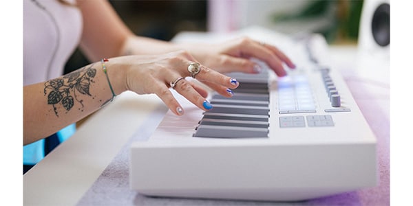 NOVATION ( ノベーション )  / Launchkey 61 White USB-MIDIキーボード画像6