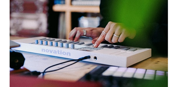 NOVATION / Launchkey Mini 37 White USB-MIDIキーボード画像10
