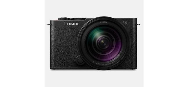 PANASONIC / LUMIX DC-S9 All-in-One Zoom Lens Kit Jet Black