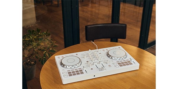 Pioneer DJ ( パイオニア ) / DDJ-FLX4-W rekordbox&Serato DJ対応2chPCDJコントローラー画像6