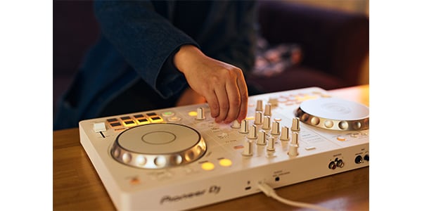 Pioneer DJ ( パイオニア ) / DDJ-FLX4-W rekordbox&Serato DJ対応2chPCDJコントローラー画像9