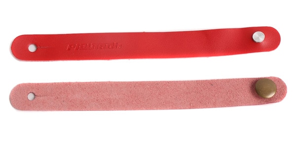 PLAYTECH / Strap Tie Red