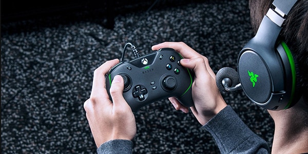 Razer ( レイザー ) Wolverine V2 RZ06-03560100-R3M1 送料無料