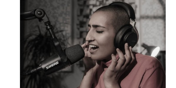 SHURE ( シュアー ) MV7-K-J 配信向けUSBマイク 送料無料 | サウンドハウス