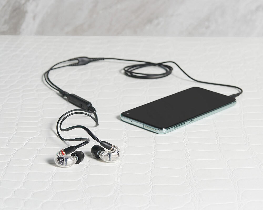 オーディオ機器 イヤフォン SHURE ( シュア ) AONIC5 SE53BACL+UNI-A クリア 高遮音性イヤホン 