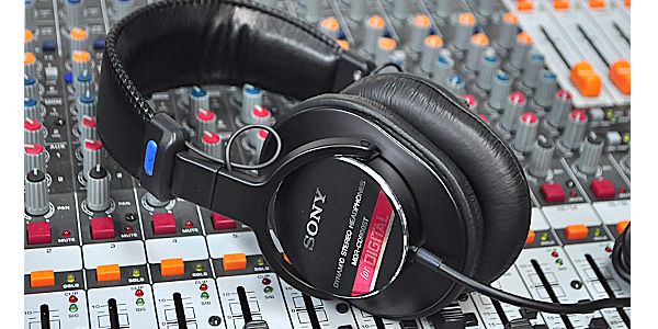 SONY ( ソニー ) / MDR-CD900ST 定番モニターヘッドホン