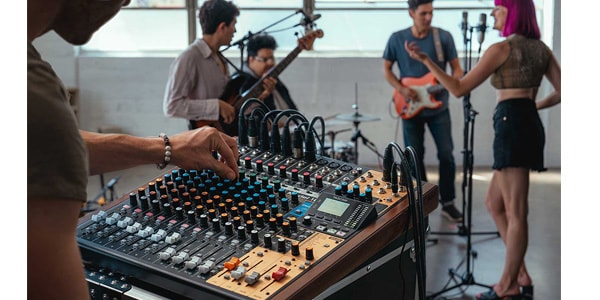 TASCAM ( タスカム ) Model 16 レコーディングミキサー 送料無料