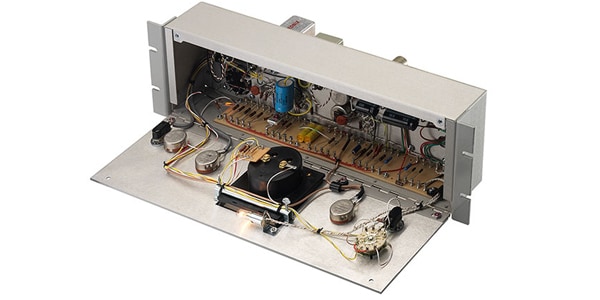 Amazon | UNIVERSAL AUDIO Teletronix LA-2A コンプレッサー ユニバーサルオーディオ |  エフェクター・プロセッサー | 楽器・音響機器