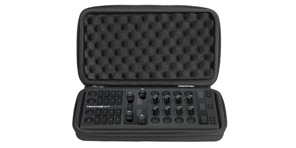 UDG / U8503BL Creator NI Traktor X1 MK3 ハードケース Black
