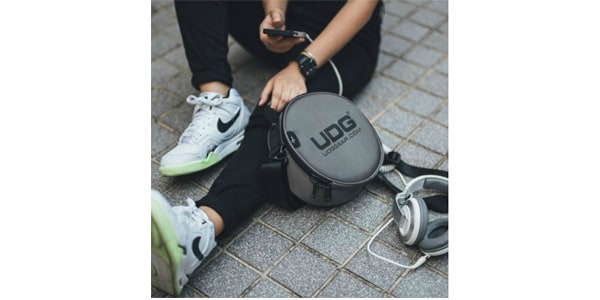 UDG ( ユーディージー )  / U9950BL Ultimate ヘッドフォン バッグ ブラック画像6