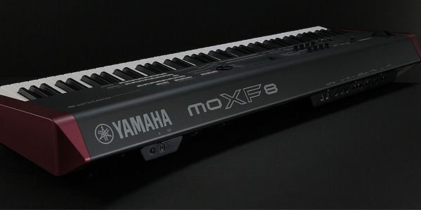 MOXF8ワークステーション・シンセサイザー、88鍵、14.9kg 送料無料